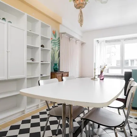 Gezellig App In De Belle Epoque Wijk Appartement